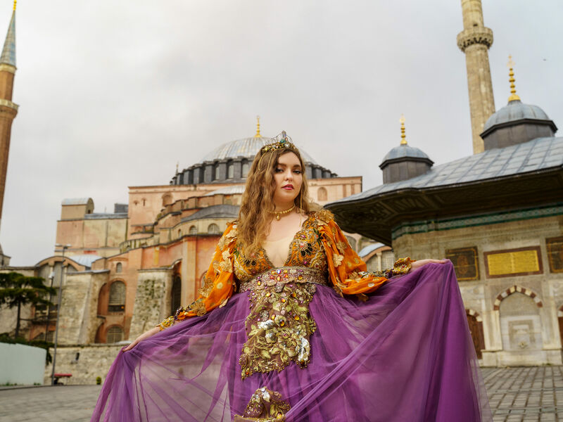 Locating your way throughout  the web site is pretty effortless, even because of  the size  of the get together